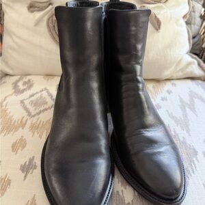 Ecco Women's Sleek Black Leather Booties